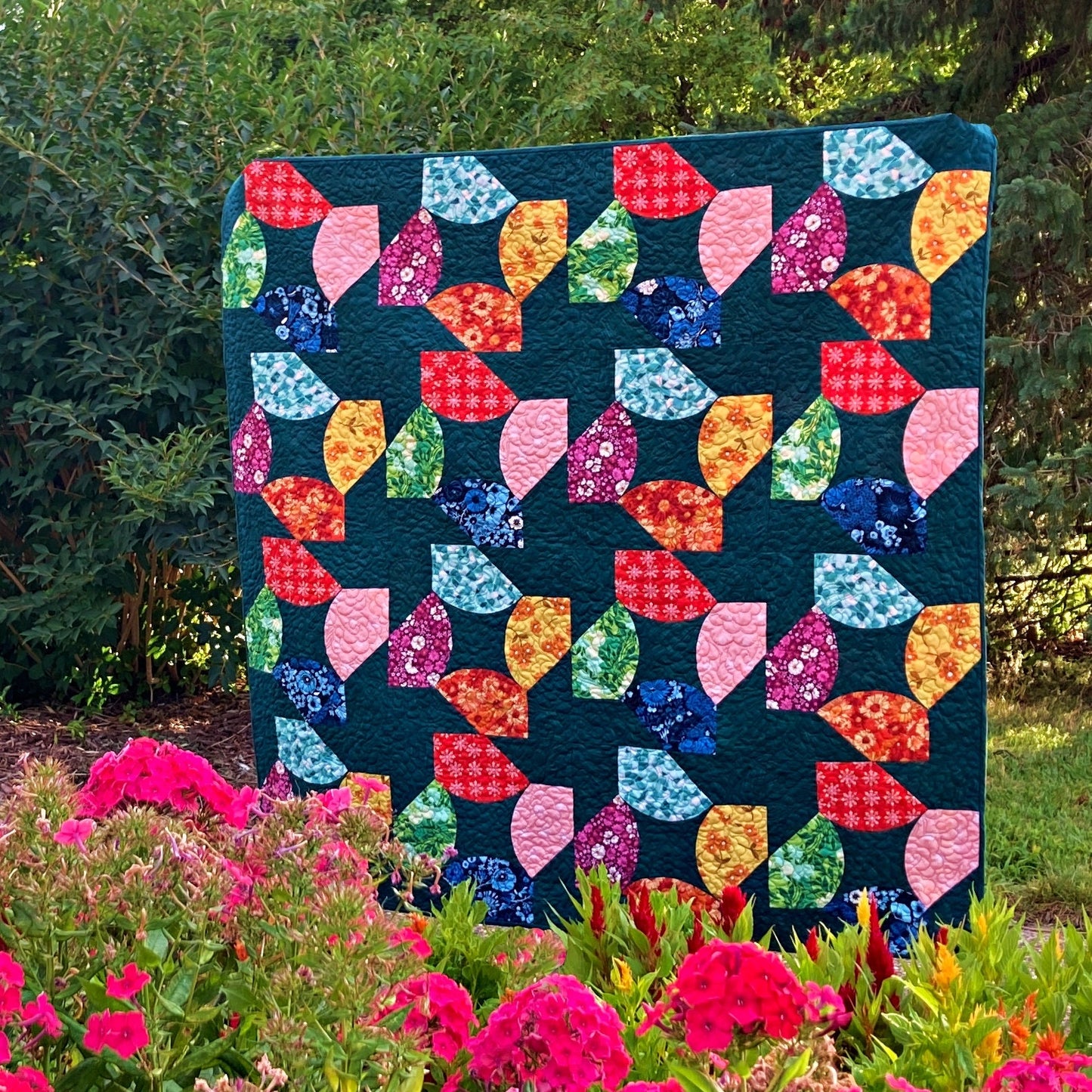 Chalk Stars - A Rainbow Modern Quilt Pattern (PDF) - Beginner-friendly curves